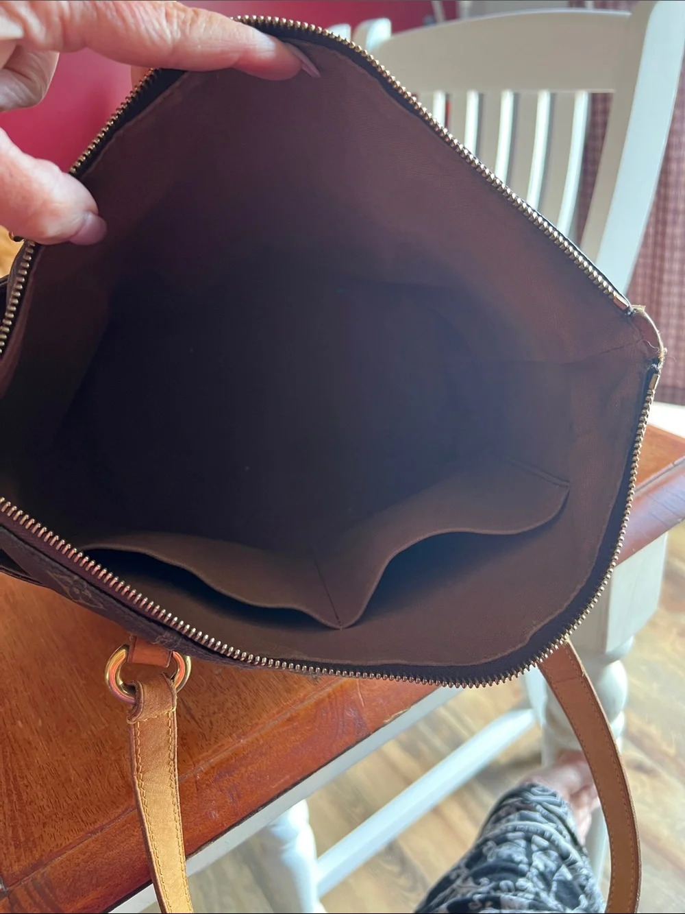 Louis Vuitton Monogram Canvas Tote with Tan Leather Straps - Picture 4 of 6